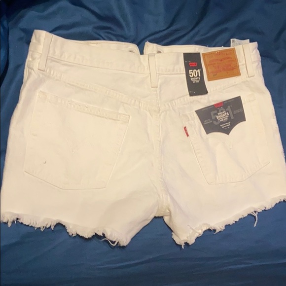 Levi Shorts - Picture 2 of 2
